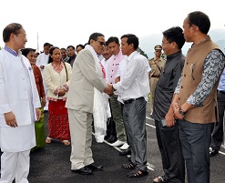 The Governor designate Shri JP Rajkhowa meeting Cabinet Ministers and senior State Officers at Raj Bhawan helipad, Itanagar on 30th May 2015